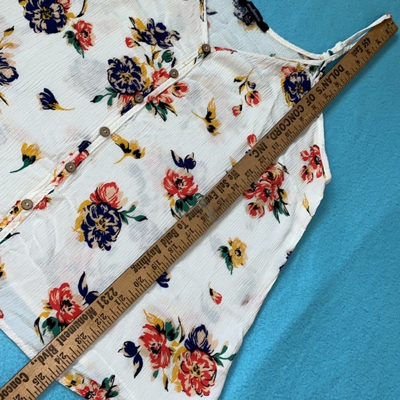 AMBIANCE gauzy floral adjustable spaghetti strap high low flowy tank top size L - Picture 7 of 9